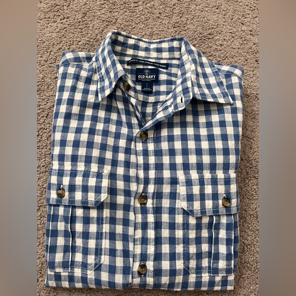 MEN’s OLD NAVY LONG SLEEVE SHIRT